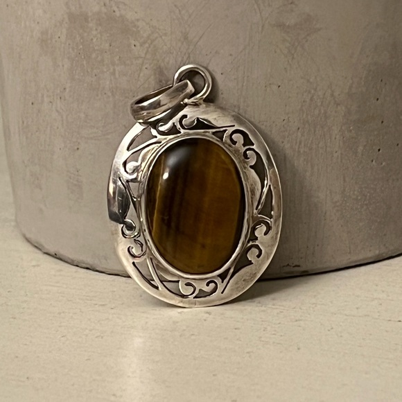 Sterling silver pendant with tigers eye - Picture 1 of 2